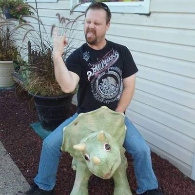 magnusoch's profile picture. You can't have my kidneys