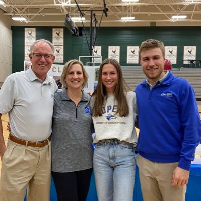 Wife to Craig. Mother to golfers Landon (KWU ‘23 graduate) & Claire (UNK '27). Kansas Assoc AD - Development. Rotarian - Service Above Self. Tweets are my own.