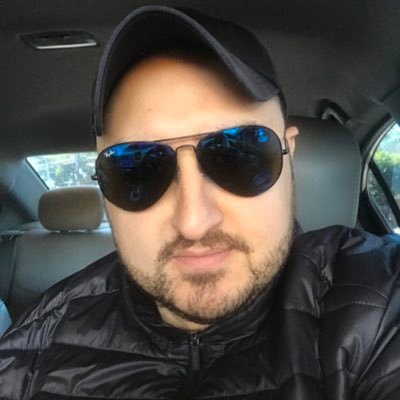 Quem sou?! Eu sou para cada pessoa aquilo que ela acha que eu sou, mas o que para mim importa é o que eu estou a procura de ser e isso eu ainda não sou.