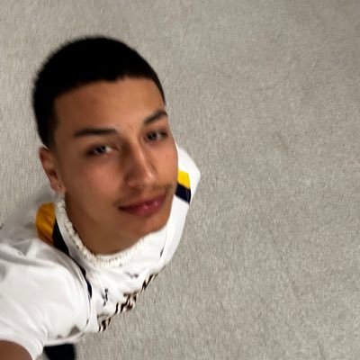 losdaghost33's profile picture. 6’4 guard Denver,Co Class of 2023 3.8gpa 6’7 wingspan #35