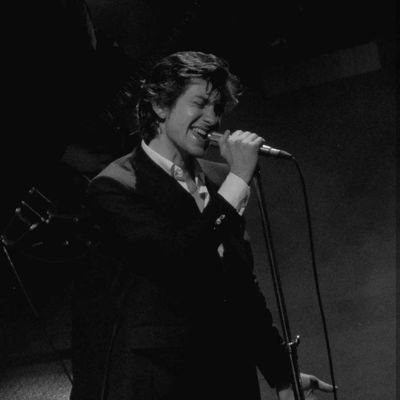 pauliwiris's profile picture. 🩶