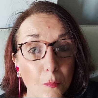 esther_livesey Profile Picture