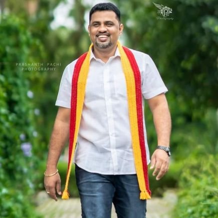 ಸ್ವಾಭಿಮಾನಿ ಕನ್ನಡಿಗ..
ಕನ್ನಡ ಬಿಗ್ ಬಾಸ್ 9 ಸ್ಪರ್ಧಿ
ಕನ್ನಡ..ಕನ್ನಡಿಗ..ಕರ್ನಾಟಕ..💛❤️
ಕನ್ನಡಿಗರ ರಾಷ್ಟ್ರ ಭಾಷೆ ಕನ್ನಡ....💛❤️