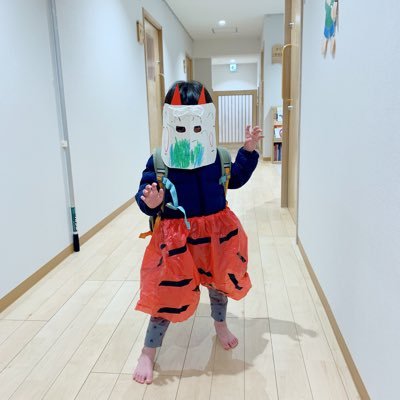 4歳の息子を育てています。ダイヤモンドアート初心者3作品目チャレンジ中。フクロウ、お母さんにプレゼントしたい⭐︎知らないことたくさんあるので、色々教えてください。