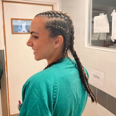 CarlaUrdangaray's profile picture. 26. 🦔 R2 de Cirugía Ortopédica y Traumatología 🛠 en el Hospital Universitario de Cabueñes (Gijón). Slytherin 🐍