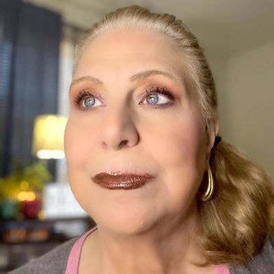 Makeup Addict * Beauty Obsessed * Grandma To 2 Blessings * Compassion For Animals * Elvis Fan * YouTube Content Creator 💄https://t.co/xU6G14H8jl