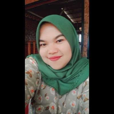 MutiaRamadhany7's profile picture. est'98