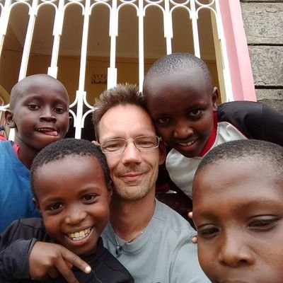 ich helfe Armen Kindern in Kenia. i Help needy kids in Kenya. https://t.co/BUqDiBQsnd