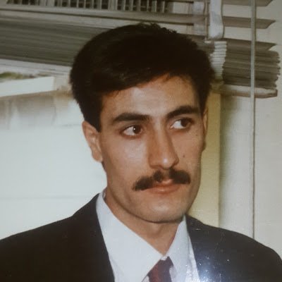 من یک ملی گرایی مشروطه خواه طرفدار سامانه پادشاهی و عاشق خانواده محترم پهلوی و شاهزاده رضا پهلوی هستم ضمنا من در همه شبکه اجتماعی معتبر حساب کاربری و فعال هستم