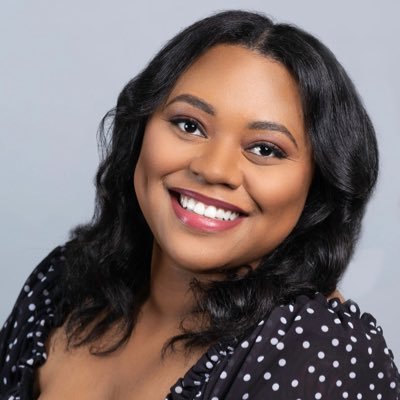 Author of WHEN I THINK OF YOU & NO ORDINARY LOVE | Mariah Carey stan | PitBLK Founder | IG: at MyahMeetsCute | rep'd by Kim Lionetti & Rukayat Giwa