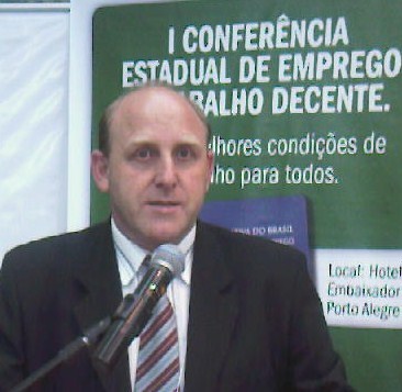 Adelar Jandrey Soares - Delegado Regional do Trabalho - STDS,  em Passo fundo, ex-Prefeito de Barros Cassal, ex-Vereador, Bel. em Administração.