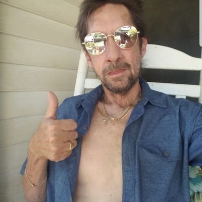 hi, I'm 50 years, Slim naturally smooth, great personality and off the charts humor. I live in thedallas area. looking for some good company!! O4Y! english