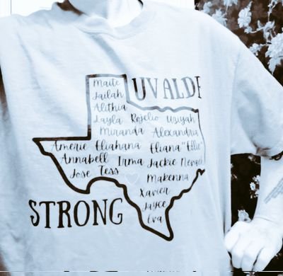 Mama of 2 5×Vaxd  BETO4EVER! FACKTRUMP ! Eminem2Pac/Rock fan/We💙🏀GoMAVS/Spurs/Rockets 🤸⚽📚 💜UvaldeNever4get💔. 
💙Obama'sHillaryBiden /Harris!/Scoliosis💪