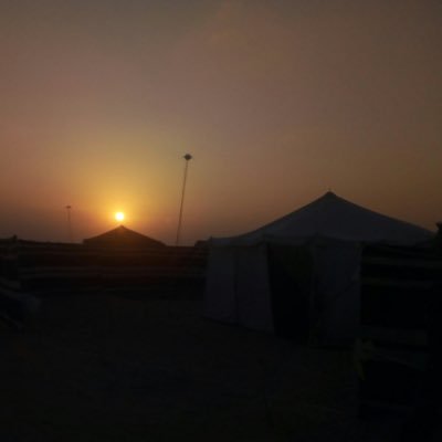 معلماً للعربية أغوص في أعماقها، وأكتشف سحرها، وأنهل من عذب مائها، وأظفر برونق كنوزها.🌹