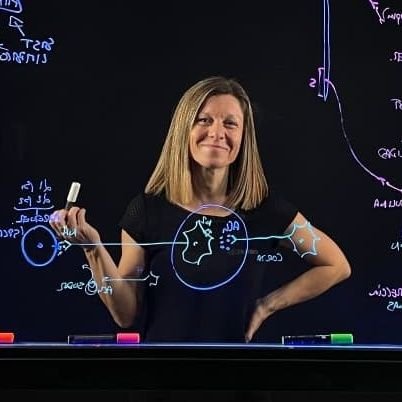 Bióloga, Dra. en Ciencias. 
La Pizarra de Noe (YouTube)
Profesora de Fisiología. 
Peonza de bronce, premio Espiral 2020.
Montañera, escaladora, aventurera.