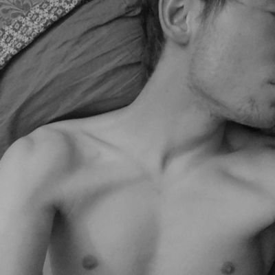 Voilà, nouveau sur twitter
Je suis Gay, versa imberbe torse naturel, 1m73 pour 60 kg 😊 https://t.co/nzdFfQD7OT
https://t.co/tlxIaADDKf