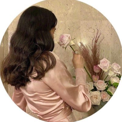 iR4ll_'s profile picture. بنت مُحيّاها أبهى من أبيات القصيّد الندّر