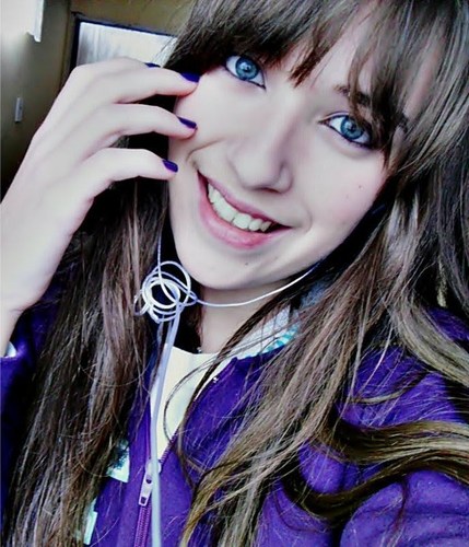 menina ingênua e indefesa, só para ver quantos serão os espertos que tentaram montar em mim ♥ segeu ?