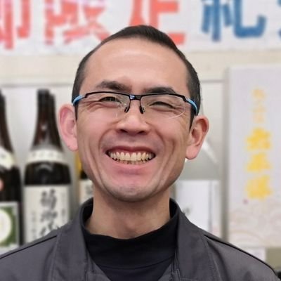 御坊市で酒屋をしています。日本酒、ワイン、焼酎、調味料の販売。そして、神戸モロゾフ、心斎橋銀装のカステラといった銘菓も扱ってます。