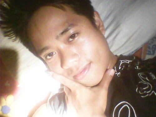 iniLh q apa adaNy..,yg ingin mmbuatMu bhgia..,maafKn bila ku tak sempurna..,sesempurna cintaQ pdaMu....