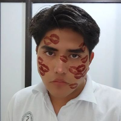 LevinWero's profile picture. a veces indirectas, a veces solo pedacitos de canciones