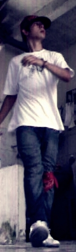 Danco #freestep    , estudo  ainda .-. , tenho 15 anos  , moro na BAHIA ..
   '-'