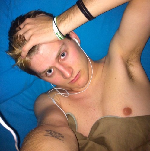 seth_MrFabulous's profile picture. I'm in love 3