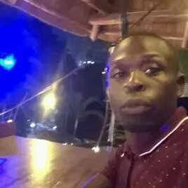 Im a God fearing person
Im always direct to my point
Im funny person i enjoy making
friend n im single
True manchester united fan