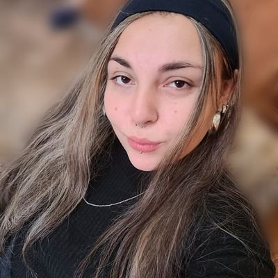 _lucia999's profile picture. 