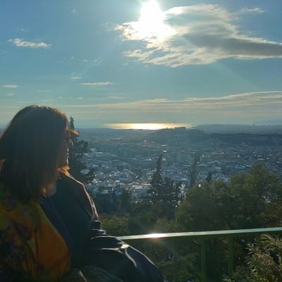 Persiguiendo la felicidad. Trabajando en justicia, Letrada Ad de J, como servicio público. Si me vas a mentir, no me busques. Lo mejor de la vida, los afectos.