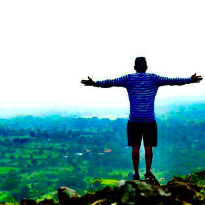 യാത്രികൻ 🏃‍♂️പന്ത്‌ കളിക്കാരൻ ⚽️ വണ്ടി ഭ്രാന്തൻ 🚗