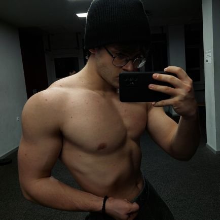 The Preworkout Preacher. 😈
Sharing my wisdom about training and fitness. ✍️
I will help you reach your fitness goals, making you into a monster.