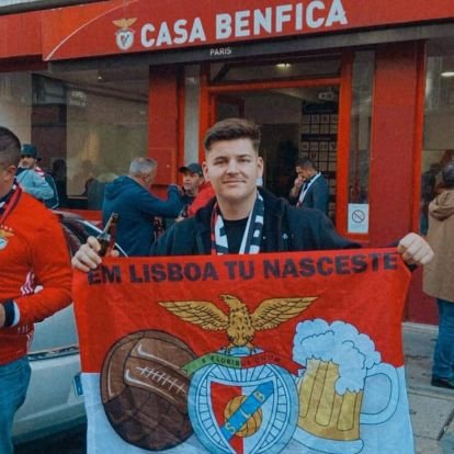 Sócio do Benfica, o maior de Portugal.