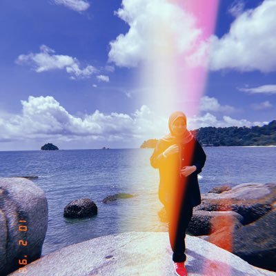 norAIN_LathiF's profile picture. just me and my cats. my thought. you are not getting any benefits from this acc so dont follow me.