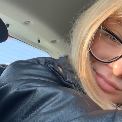 vanessa_sponton's profile picture. le mie priorità resteranno sempre i concerti.