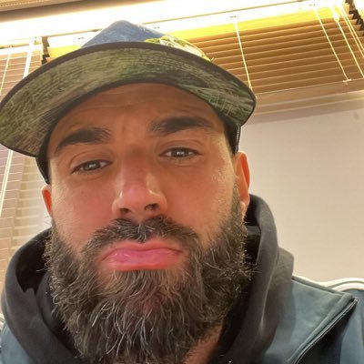 tianfangyet's profile picture. 唯湖人、咖啡不可辜负