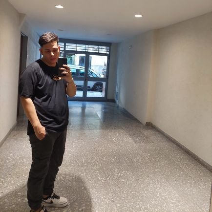 Leaan04's profile picture. Nunca te quejes y nunca explicaras 

99'

♋️