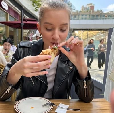 fxltb96338735's profile picture. Mention you again，It's already a family name.