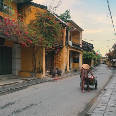 Carry_On_Only_'s profile picture. Independent & Budget Travel Blog