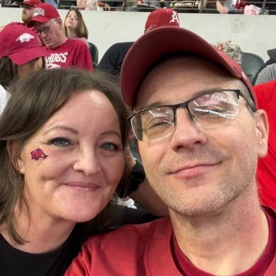 I❤️serving the Lord and I❤️taking care of my family! Christian, Wife to my amazing husband @Timbishop12, Mom to 6 beautiful kiddos and a super Hogfan!🐗❤️🐗