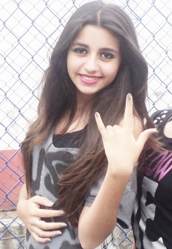 ''Me critique. Me julgue. Fale mal. Afinal o que incomoda sempre causa inveja.''