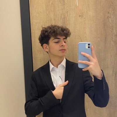 qruzz_'s profile picture. 