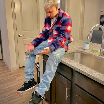 OmarLit2's profile picture. Negative to positive…Addicted to success Insta:omvrr_jr