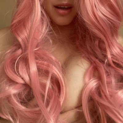 lolacam99's profile picture. Hola bb, sígueme en vlocked y pídeme lo que tú quieras. Incluyo videollamadas privadas 🤫