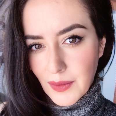 Consultora de Negocios, Blogger, #MamáFeliz, Amo el vino y el café, orgullosa de mis raíces, enamorada de DIOS, Cat lover.