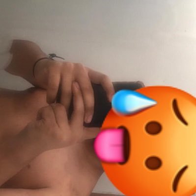 volviendo a twitter ya que me suspendieron la cuenta anterior amigos, single 28 simpático y discreto