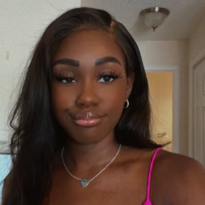 I like things that are purple and sparkle✨ retired D1 🚣🏾♀️, wine, sushi enthusiast