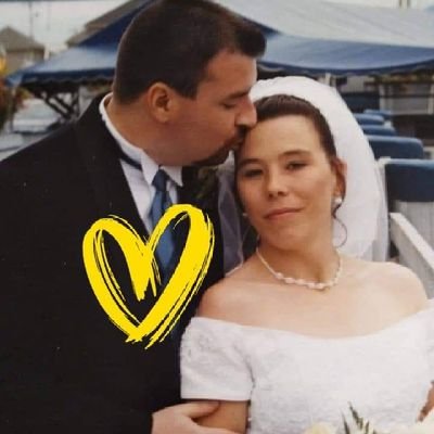 Stay at home mom & wife. Love my husband of 21+yrs and our amazing 16yr old son! B.A. in Psych. in human services field. Child Rights Advocate. Proud liberal