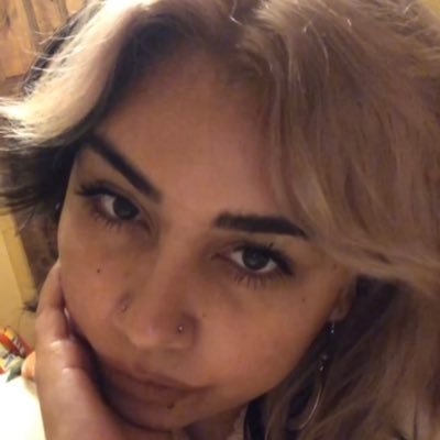 ✨queer femme salvadoreñx • they/she • films,tarot,parks, photography.