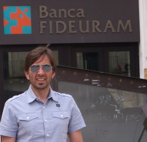 Private Banker di Banca Fideuram, adoro la mia professione e mi ritengo fortunato di aiutare le persone nelle scelte finanziarie per i loro progetti di vita